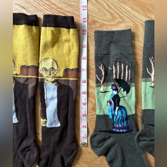 Art themed socks American Gothic Grant Wood La Grande Jatte Seurat Men's sz 9-11 - Picture 2 of 3